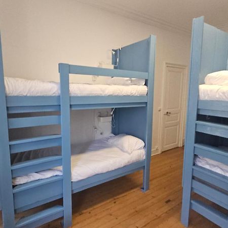 Bed In 6-Bed Mixed Dormitory Le Jardin Cafe Бордо Экстерьер фото